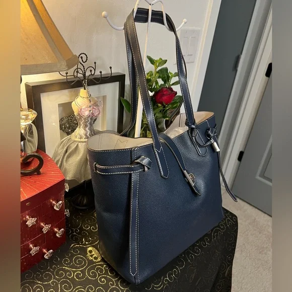 Michael Kors Navy Blue Tote Bag - Picture 10 of 16